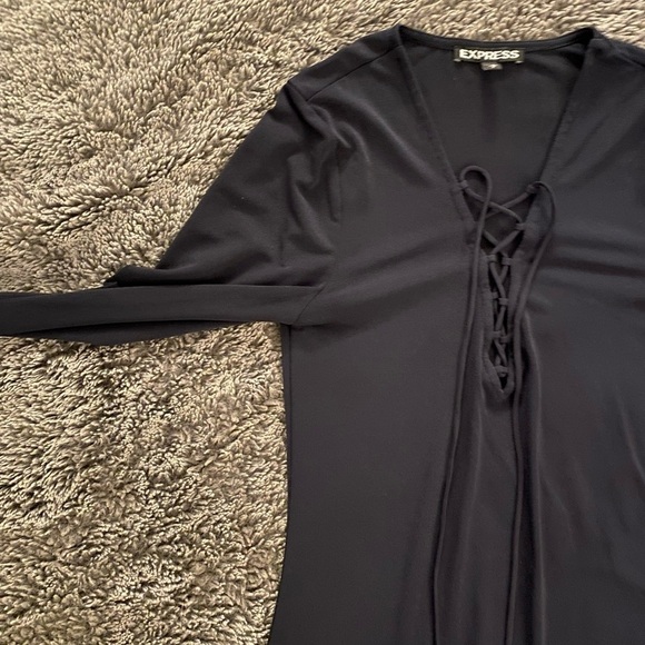 EXPRESS Women’s Front Tie Blouse - Picture 10 of 11